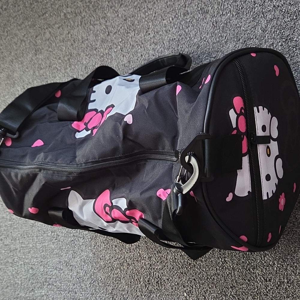Hello Kitty Print Travel Bag - Picture 2 of 6